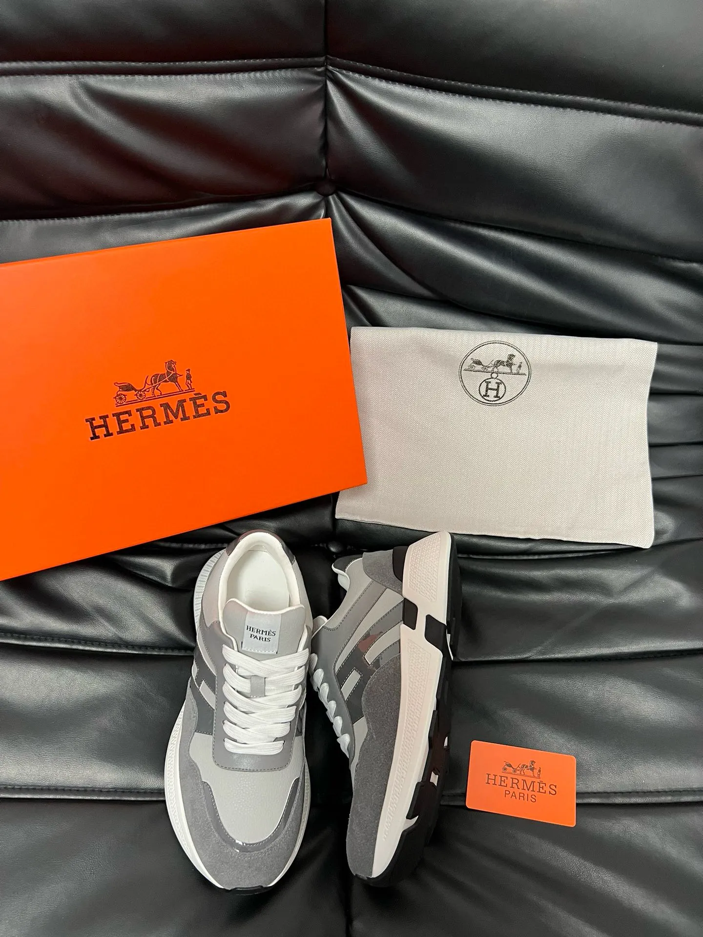 [HERMES] Hermès men's shoes 💰540💰 - High-end quality original order - Upper: 🔝 tumbled calfskin, suede calfskin, shoe body sewn with H pattern - Inner: water-dyed cowhide - Outsole: ultra-light T men's shoes 💰U foam rubber; two-color molded outsole - Super high quality control, fine workmanship: highlighted (high-end, luxury, grade) -Size : 39-44 (38, 45 can be customized)